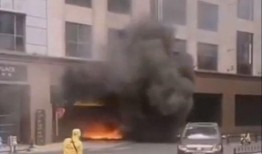 火灾现场爆料视频,火光冲天！现场视频揭秘火灾惊魂瞬间